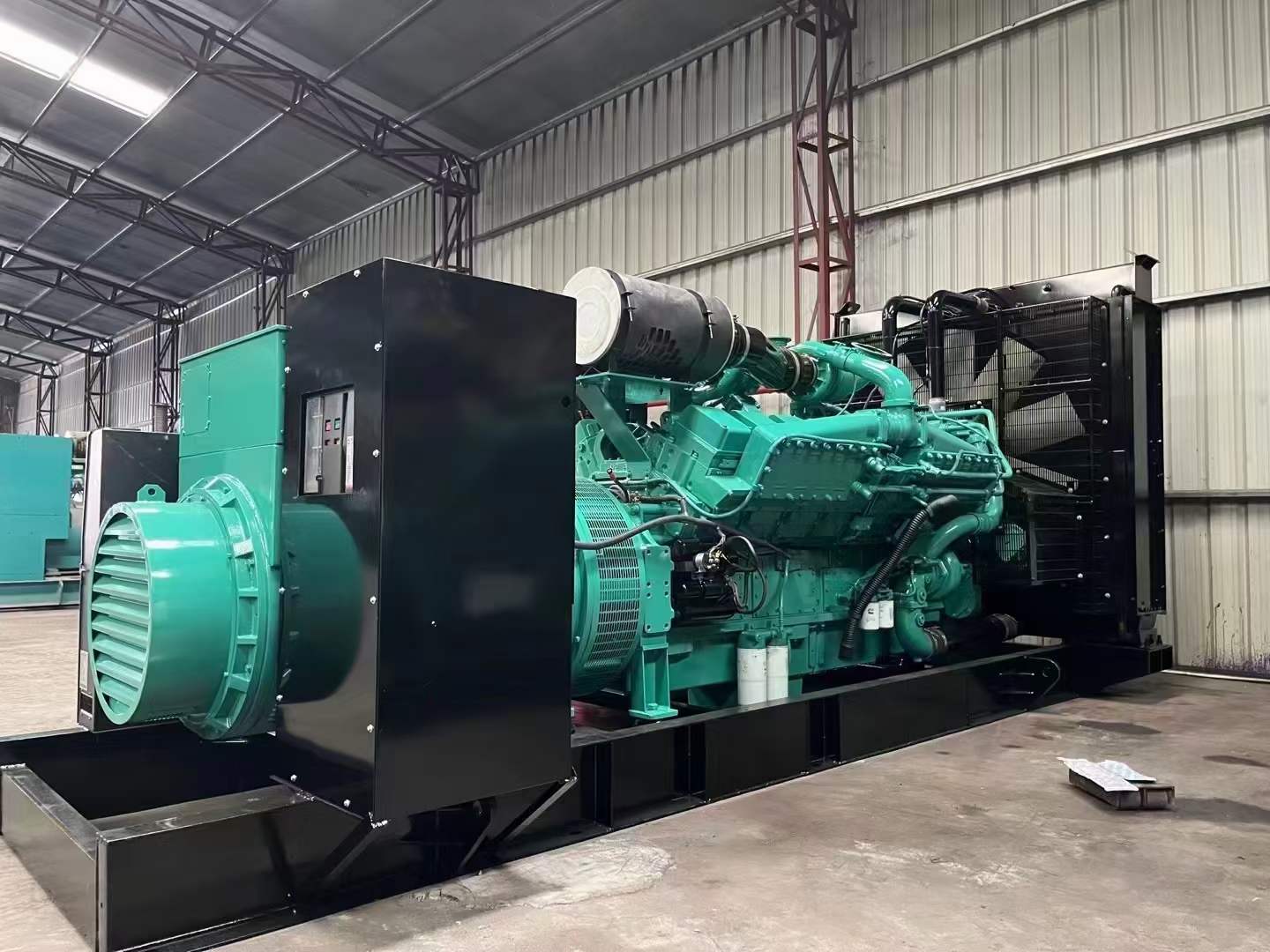 洪雅如何降低 800kW 柴油发电机输出电流的波动？