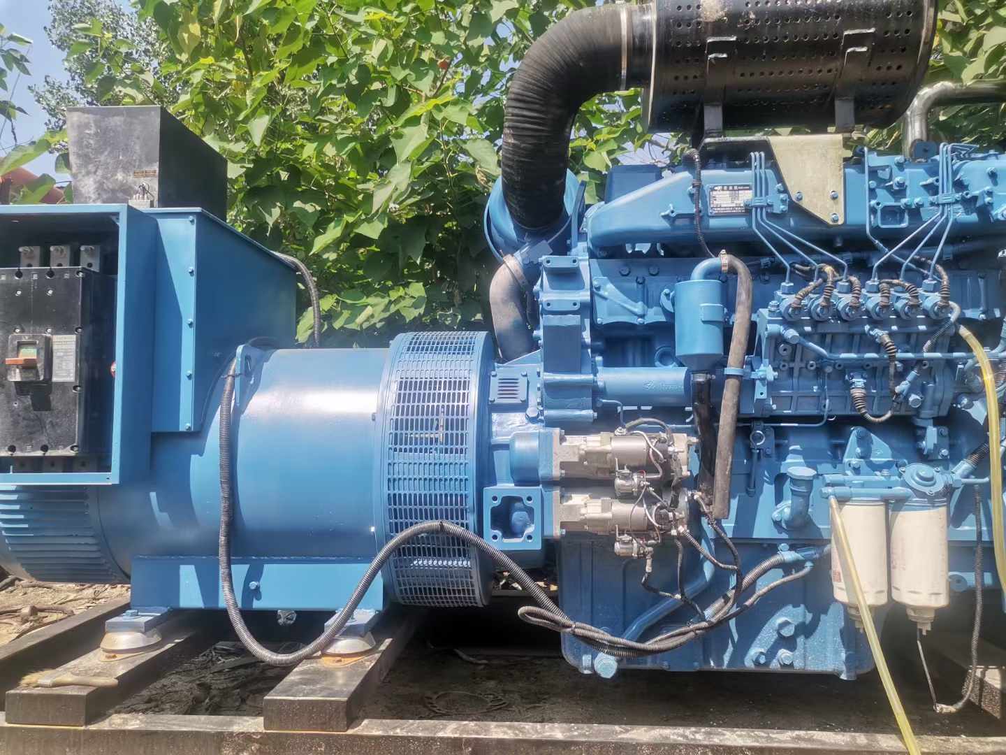 洪雅详细说明降低 800kW 柴油发电机输出电流波动的方法
